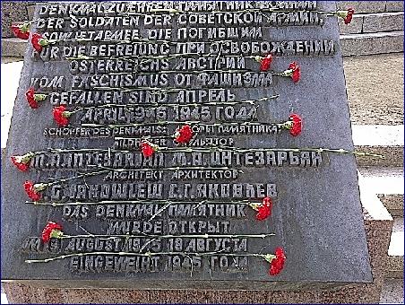 Pamětní deska na památníku Rudé armády